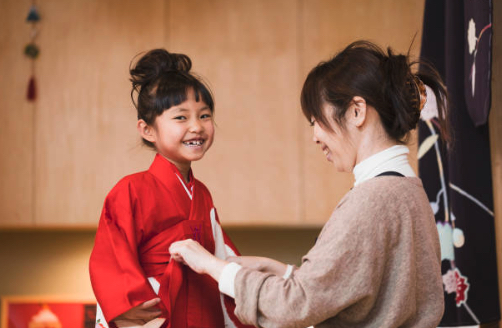 七五三の出張撮影の着付け